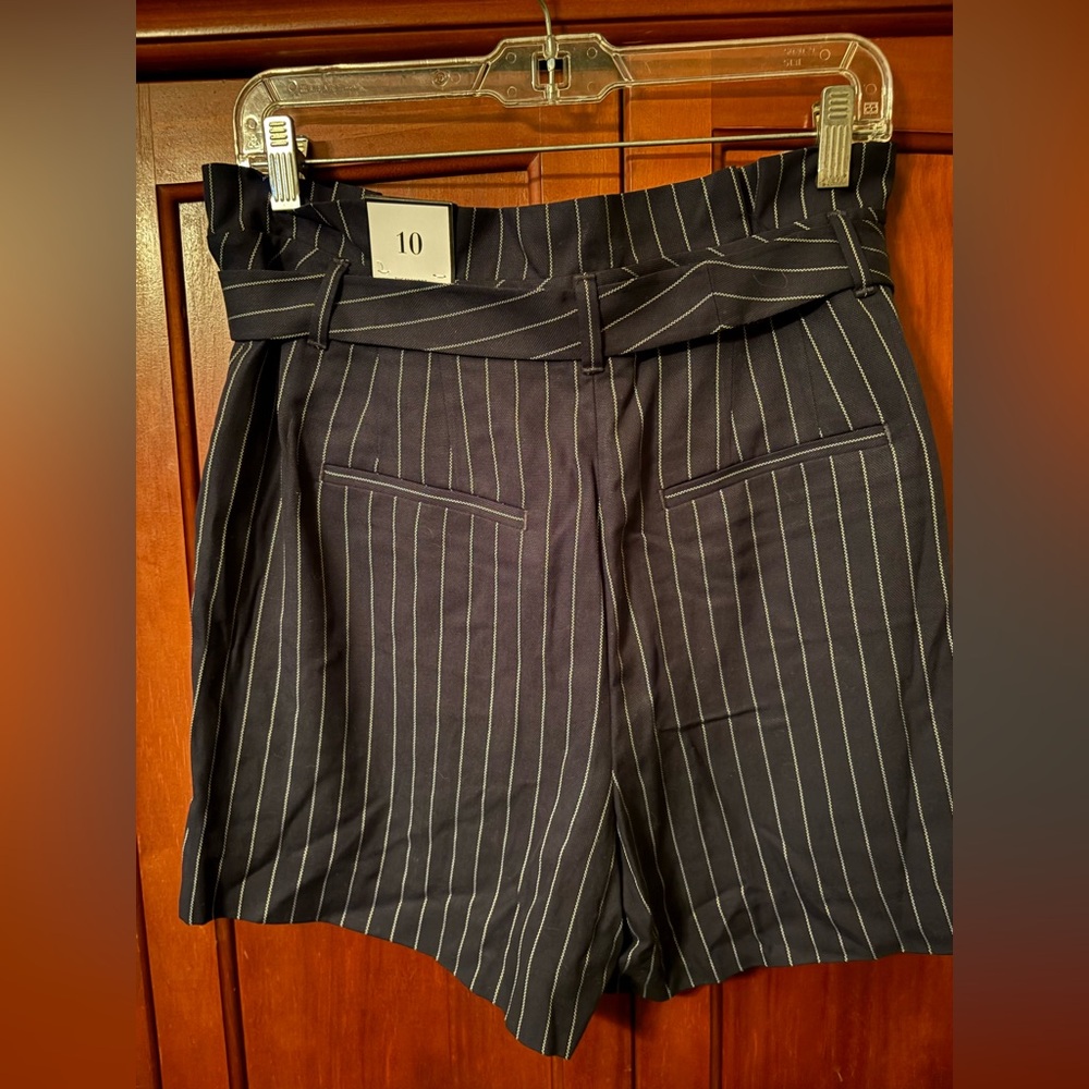 White House Black Market High Waist Pinstripe Shorts #1678 - Picture 3 of 6